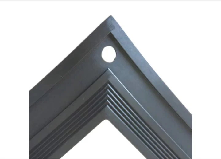 Main frame rubber gasket for ion membrane electrolyzer cell assembly