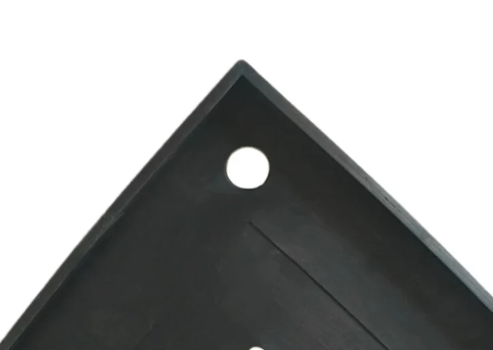 Large main frame gasket for chlor-alkali ion membrane electrolyzer